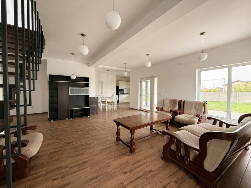 Casa individuala de vanzare in Sacalaz, suprafata totala 221 mp