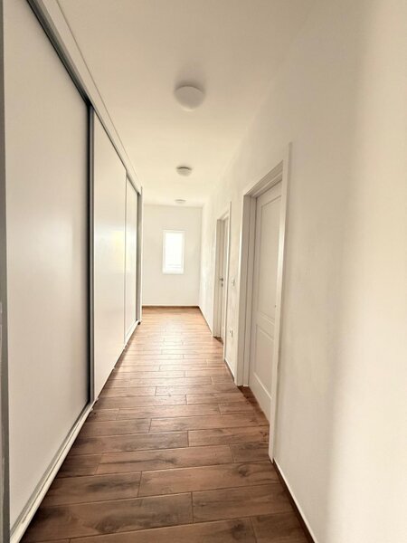 Casa individuala de vanzare in Sacalaz, suprafata totala 221 mp