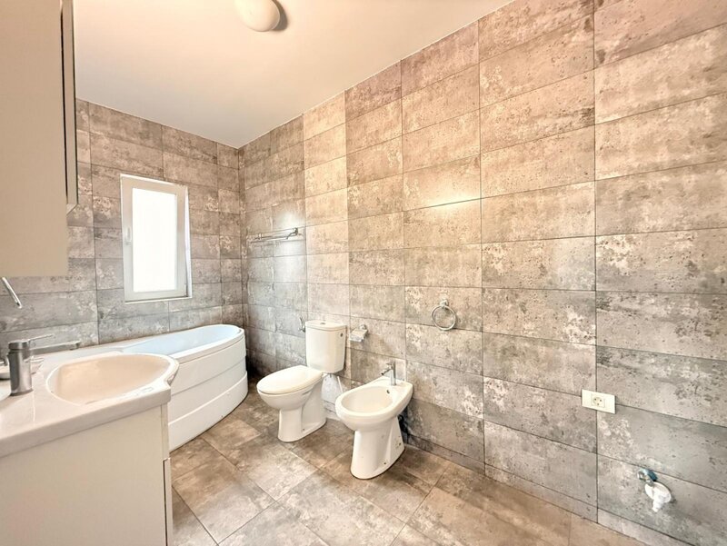 Casa individuala de vanzare in Sacalaz, suprafata totala 221 mp