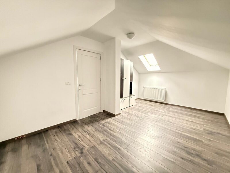 Casa individuala de vanzare in Sacalaz, suprafata totala 221 mp